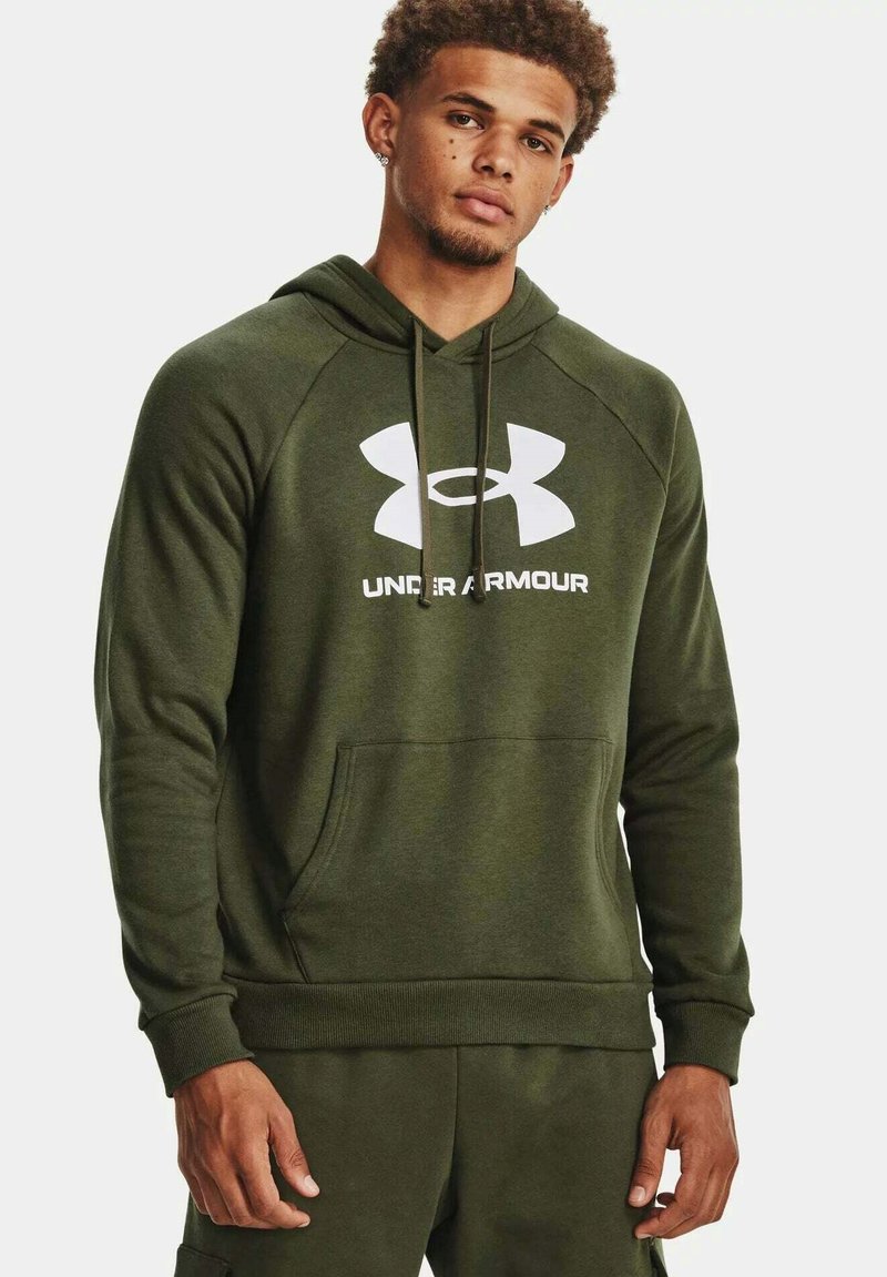 Felpa con cappuccio verde scuro, dotata di tasca a marsupio, con un grande logo Under Armour bianco sul petto e polsini a coste.