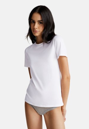 United Colors of Benetton SUPER STRETCH - T-shirt basic - white