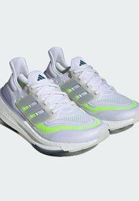 adidas Performance ULTRABOOST LIGHT - Hardloopschoenen voor op de weg - cloud white blue lucid lemon