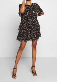 Dorothy Perkins Denní šaty - black