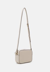 Coccinelle BEAT SOFT - Borsa a tracolla - lambskin white