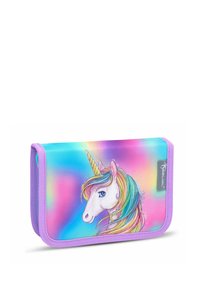 Ein Einhorn-Mäppchen mit einem pastellfarbenen Regenbogen-Hintergrund, das eine bunte Einhorn-Illustrierung zeigt, aus weichem Stoff besteht und lila Reißverschluss-Akzenten verfügt.