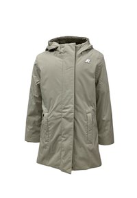 Giacca beige alla lunghezza del ginocchio con cappuccio, chiusura con zip, tasche laterali e un logo sul petto sinistro. Realizzata in un materiale leggero e liscio.