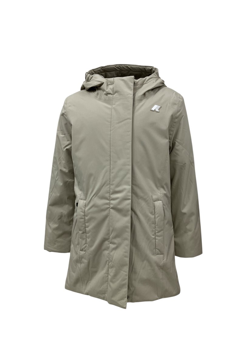 Giacca beige alla lunghezza del ginocchio con cappuccio, chiusura con zip, tasche laterali e un logo sul petto sinistro. Realizzata in un materiale leggero e liscio.