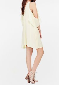 Guess Robe de soirée - yellow