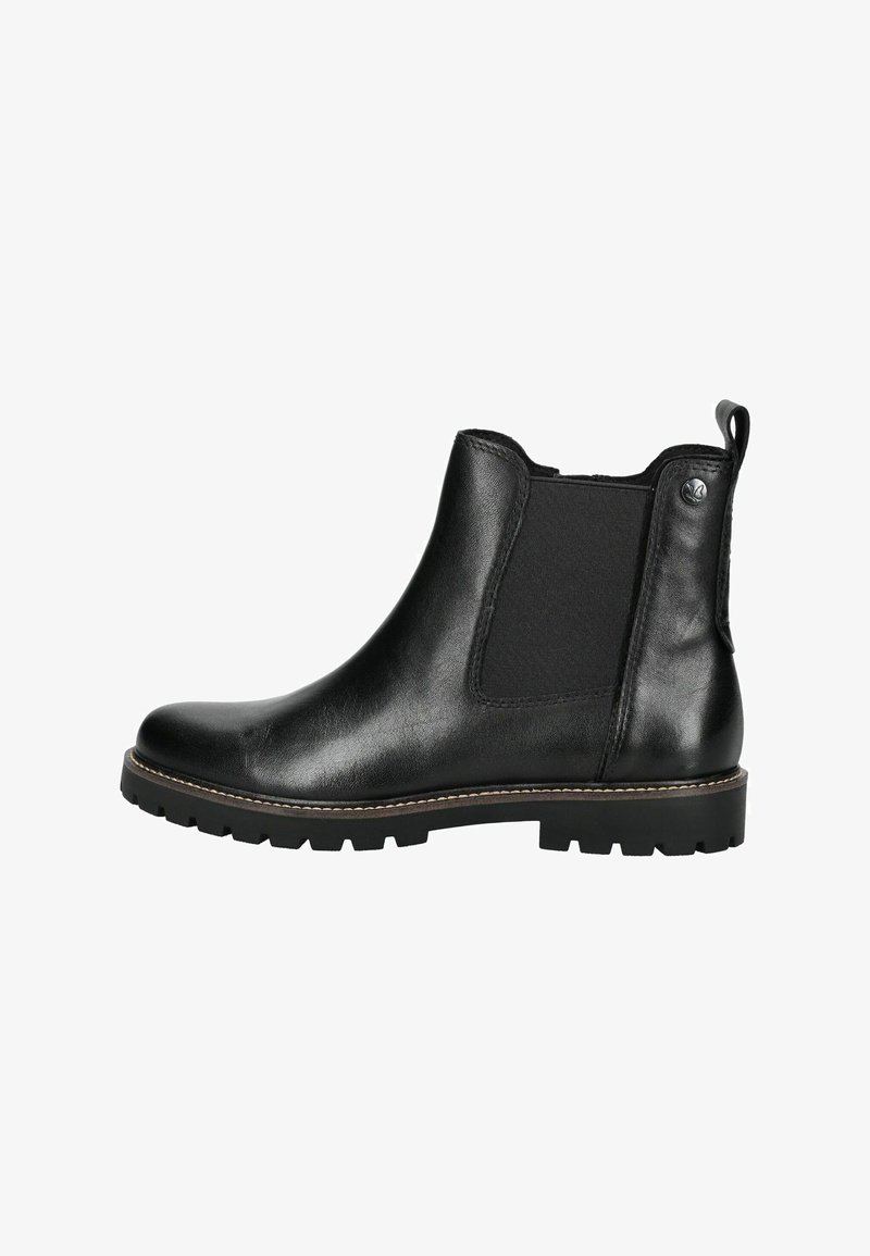 Bota de tobillo de cuero negro con panel lateral elástico, tira en la parte posterior, suela robusta y logotipo metálico decorativo en el cuello del talón.