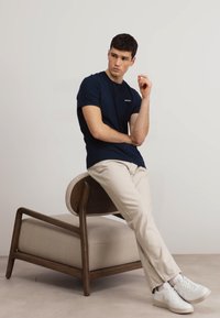 Thumbnail Image 2