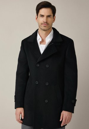 - Klasyczny płaszcz