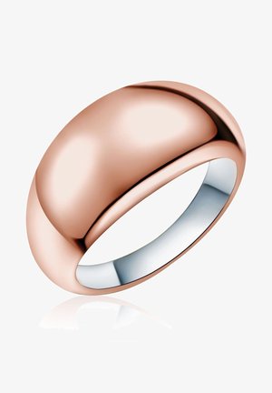 Large bague lisse en or rose avec un intérieur argenté poli, reflétant la lumière sur un fond blanc.