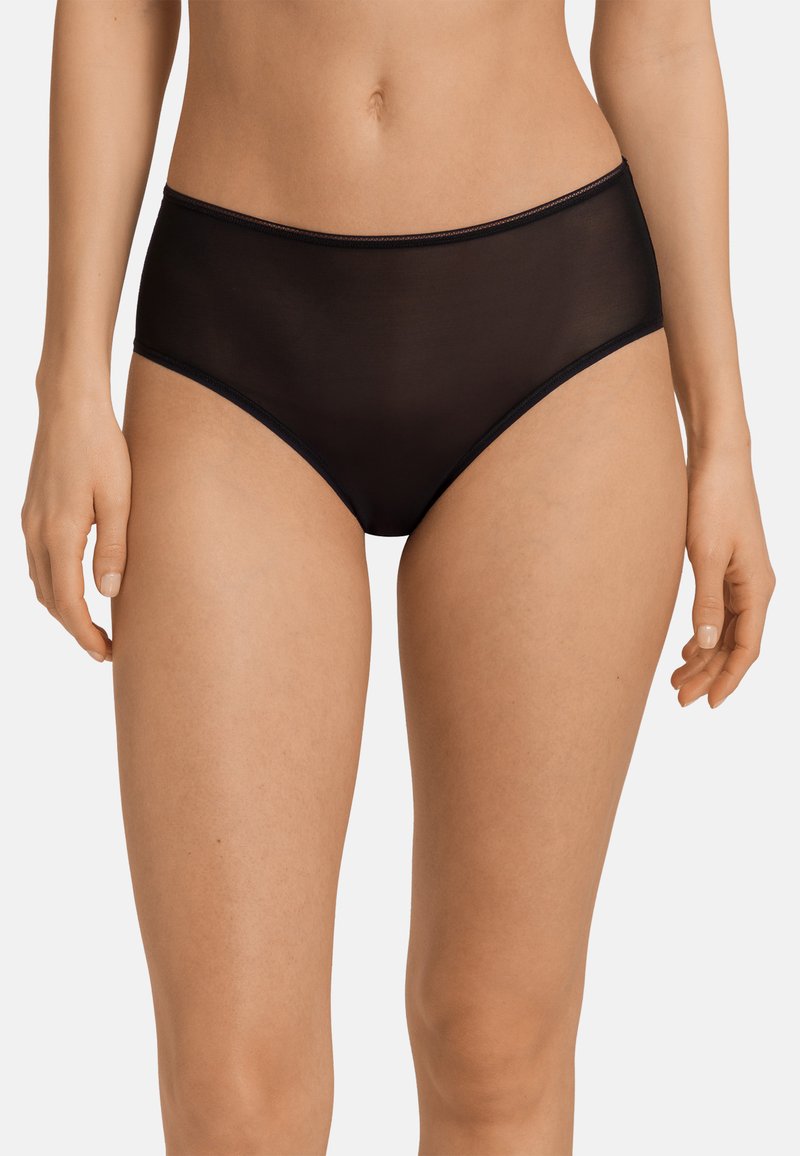 Zwarte sheer hoge taille slipjes met een gladde, lichte textuur en minimale taillebanddetails. Volledige bedekking ontwerp.