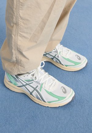 JOG 100S UNISEX - Trainers - white/clay grey