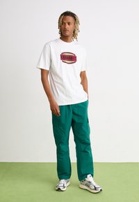 Carhartt WIP PRESS SCRIPT - Camiseta estampada - white