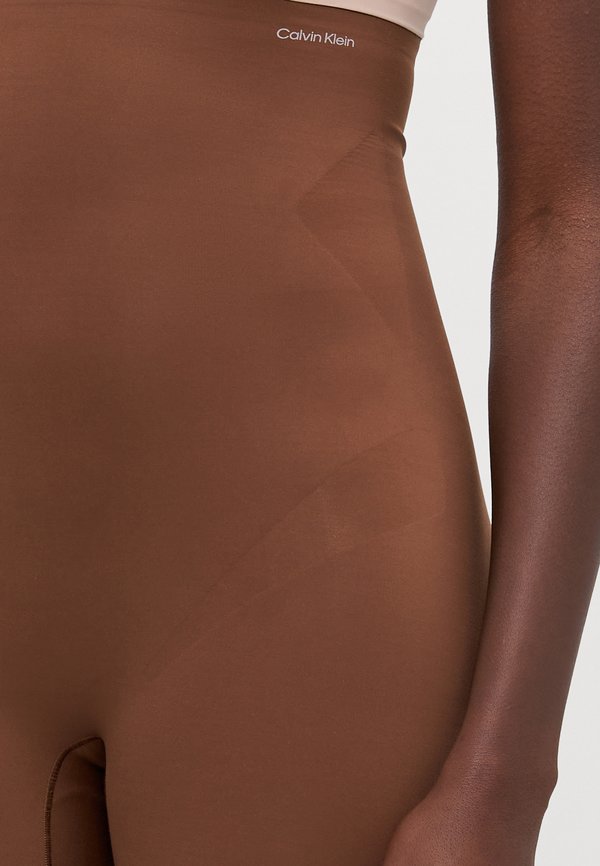 SHAPEWEAR SCULPTED FIRM MICRO THIGH SHORT STAY PUT STRETCH - Shapewear - sunstone4