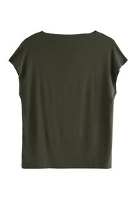 Mørke olivengrøn kortærmet skjorte med bred halsudskæring, vist fra ryggen på en hvid baggrund.