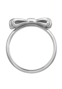 Silberner Ring mit einem bogenförmigen Design an der Oberseite. Glatte, polierte Oberfläche mit einem kreisförmigen Band und einer glänzenden Metallstruktur.
