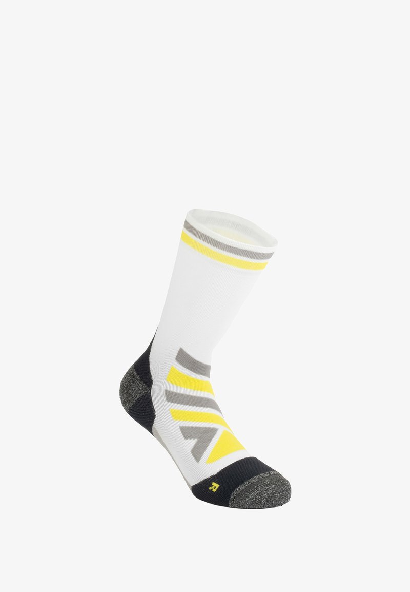 Calzino sportivo bianco con design grafico giallo e grigio; punta e tallone rinforzati di nero; bordo grigio testurizzato; forma ergonomica.