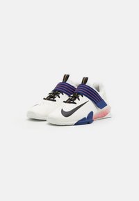 Nike Performance SAVALEOS - Sapatilha de treino - sail/black/deep royal blue/magic ember/pollen