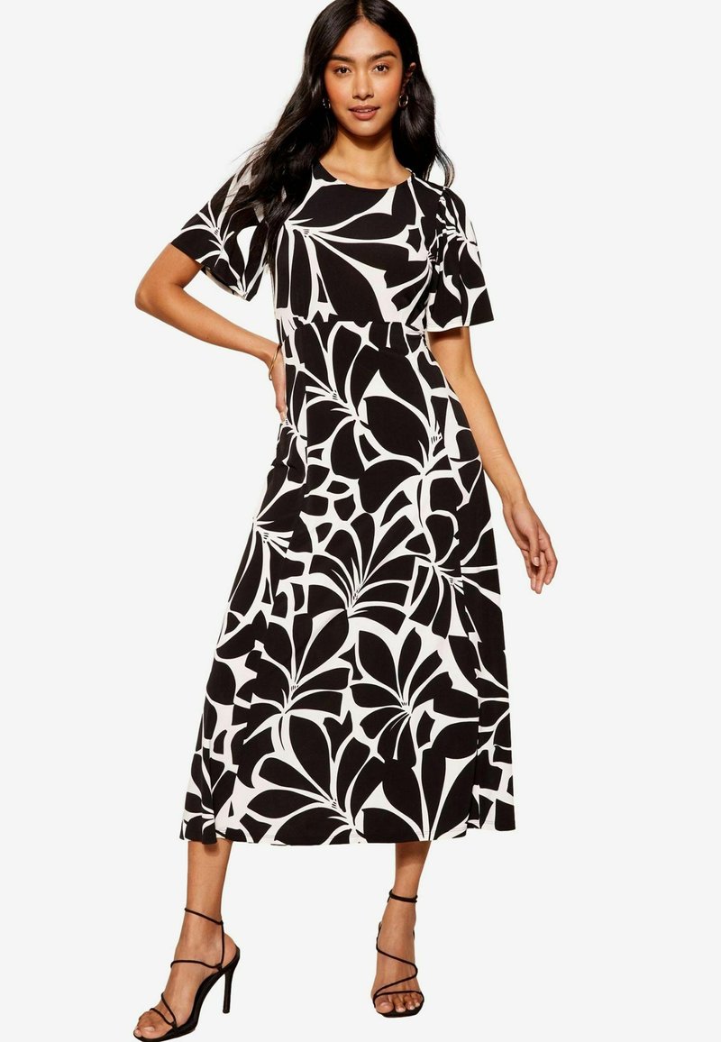 Friends Like These FLUTTER SLEEVE ROUND NECK MIDI - REGULAR FIT - Trikoomekko - mono geo