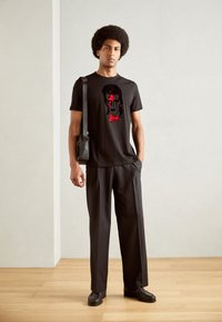 Antony Morato REGULAR FIT AND FLOCK - Camiseta estampada - black