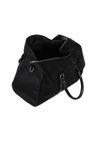 Schwarze Tasche aus glattem Stoff mit durchlöcherten Seiten, Reißverschluss und zwei Griffen. Das Innere ist geräumig mit einer zusätzlichen Tasche.