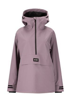 Lys lilla regnjakke med hætte, frontlynlås og sorte accenter. Har sidelister og perforerede detaljer på hætten.