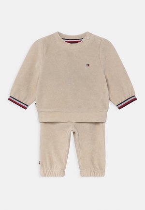 BABY CREWSUIT SET UNISEX - Tepláková souprava - alabaster