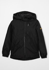 Czarna kurtka z kapturem, z zamkiem z przodu, zamykaną kieszenią na piersi, elastycznymi mankietami i kieszeniami po bokach, zaprojektowana na zimne dni.