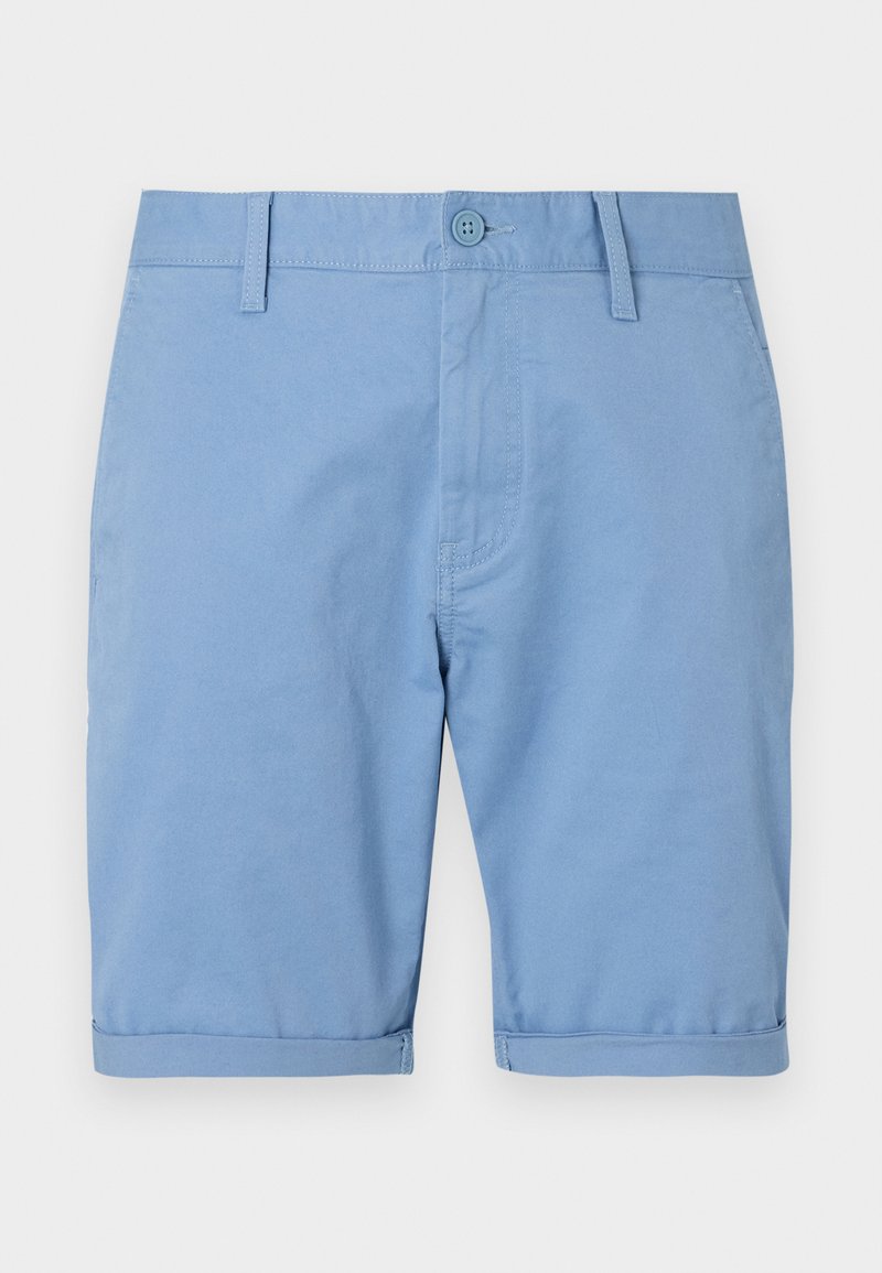 Helleblaue Baumwollshorts mit flachem Bund, Gürtelschlaufen und einem einzelnen Knopfverschluss. Verfügt über umgeschlagene Saumdetails und seitliche Taschen.