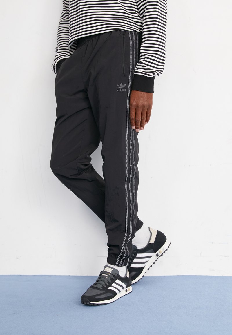 adidas Originals TRACK PANT - Jogginghose - black/schwarz - Zalando.de 