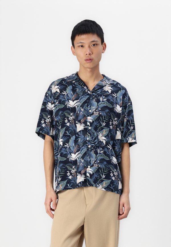 JJEJEFF TROPICAL RESORT SHIRT - Shirt - sky captain