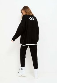 Cesare Gaspari OVERSIZED JOGGER SET  - Spodnie treningowe