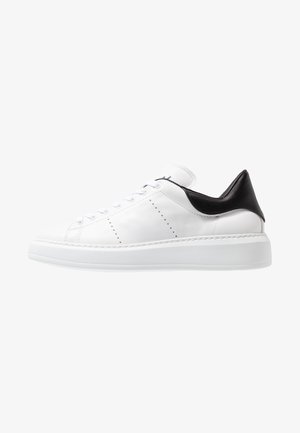 Tenisky - white