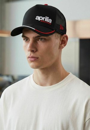 New Era, AFRAME  TRUCKER   APRILIA RACING, czarny