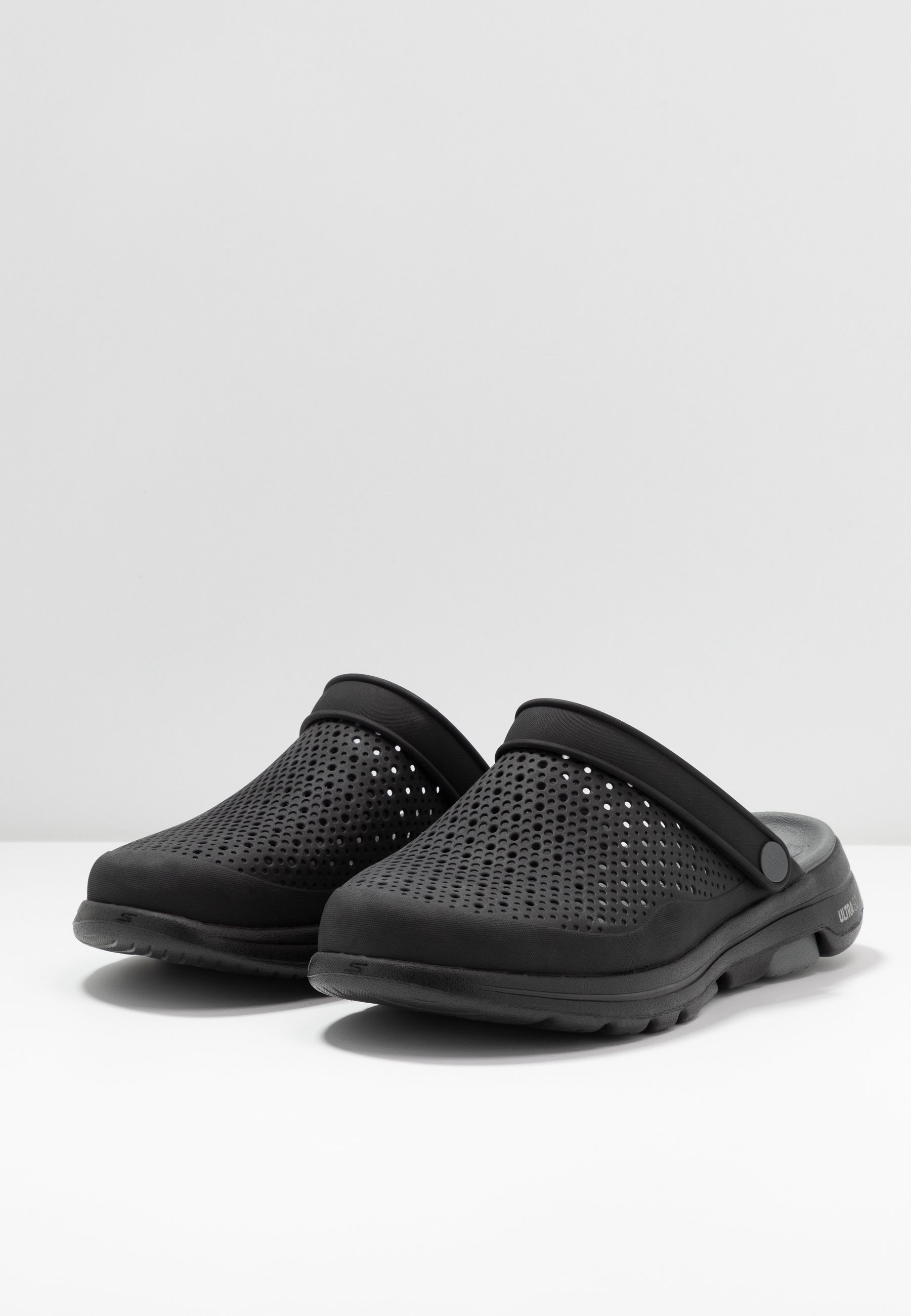 skechers pool slides