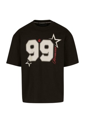 Mustaherkkä puuvillapaita lyhythihaisilla, jossa on numero "99" valkoisella ääriviivalla, punaisilla akenteilla ja tähden grafiikalla.