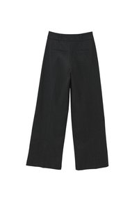 Zwarte wijde broek met verticale krijtstreep. Glad stof, taillehoogte tot halverwege de taille en twee achterzakken. Strak, op maat gemaakt ontwerp.