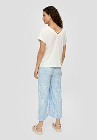 s.Oliver MIT V-AUSSCHNITT - T-shirt basic - ecru