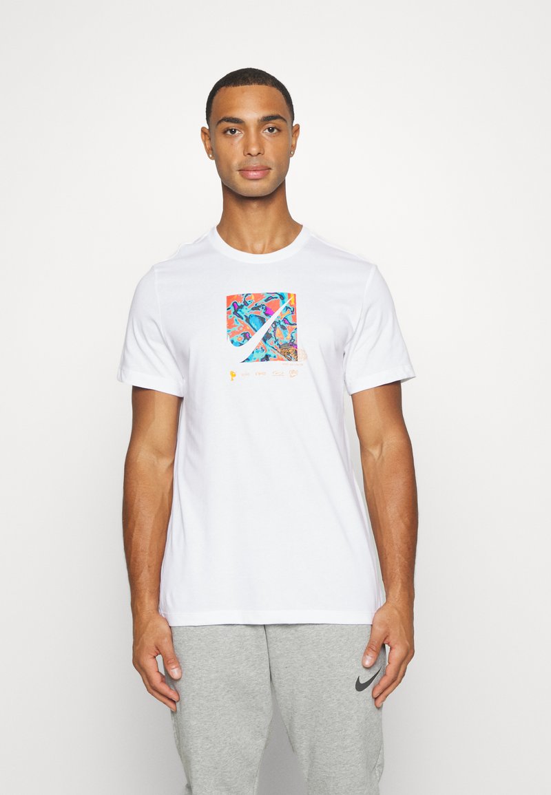 Nike Performance TEE WILD CARD Sport Tshirt white/wit Zalando.nl