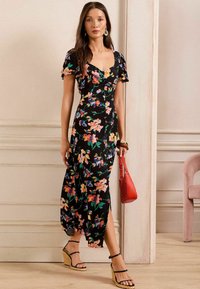 Love & Roses REGULAR FIT - SHORT SLEEVE MIDI - Dnevna obleka - black floral