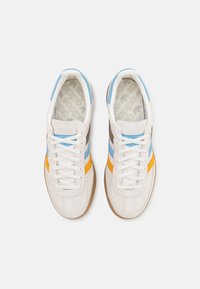 adidas Originals HANDBALL SPEZIAL - Tenisky - cloud white/light blue/earth strata