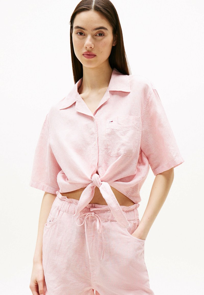 Tommy Jeans - CROPPED RELAXED SHORT SLEEVE  - Button-down blouse - precious pink stripe, Enlarge