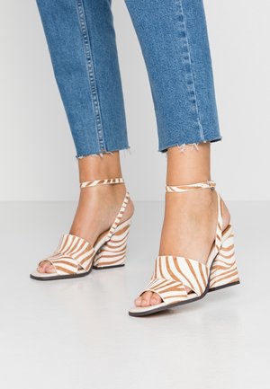 Topshop Sandały na obcasie