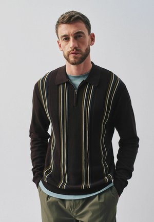 Next, REGULAR FIT - STRIPE KNITTED ZIP NECK POLO SHIRT - Strickpullover - brown