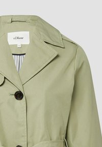 Hellgrüner Trenchcoat mit breitem Reverskragen, Ein-Knopf-Verschluss und gestreiftem Innenfutter, Etikett s.Oliver Größe 36.