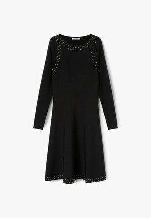 Abito nero a maniche lunghe con fondo svasato, caratterizzato da dettagli borchiati lungo le spalle e l'orlo. Realizzato in tessuto morbido e elasticizzato.