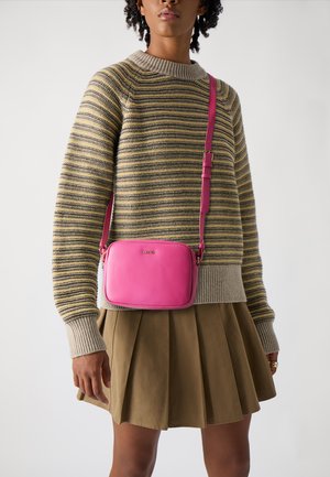 CAMERA CASE - Cross body bag - dark pink