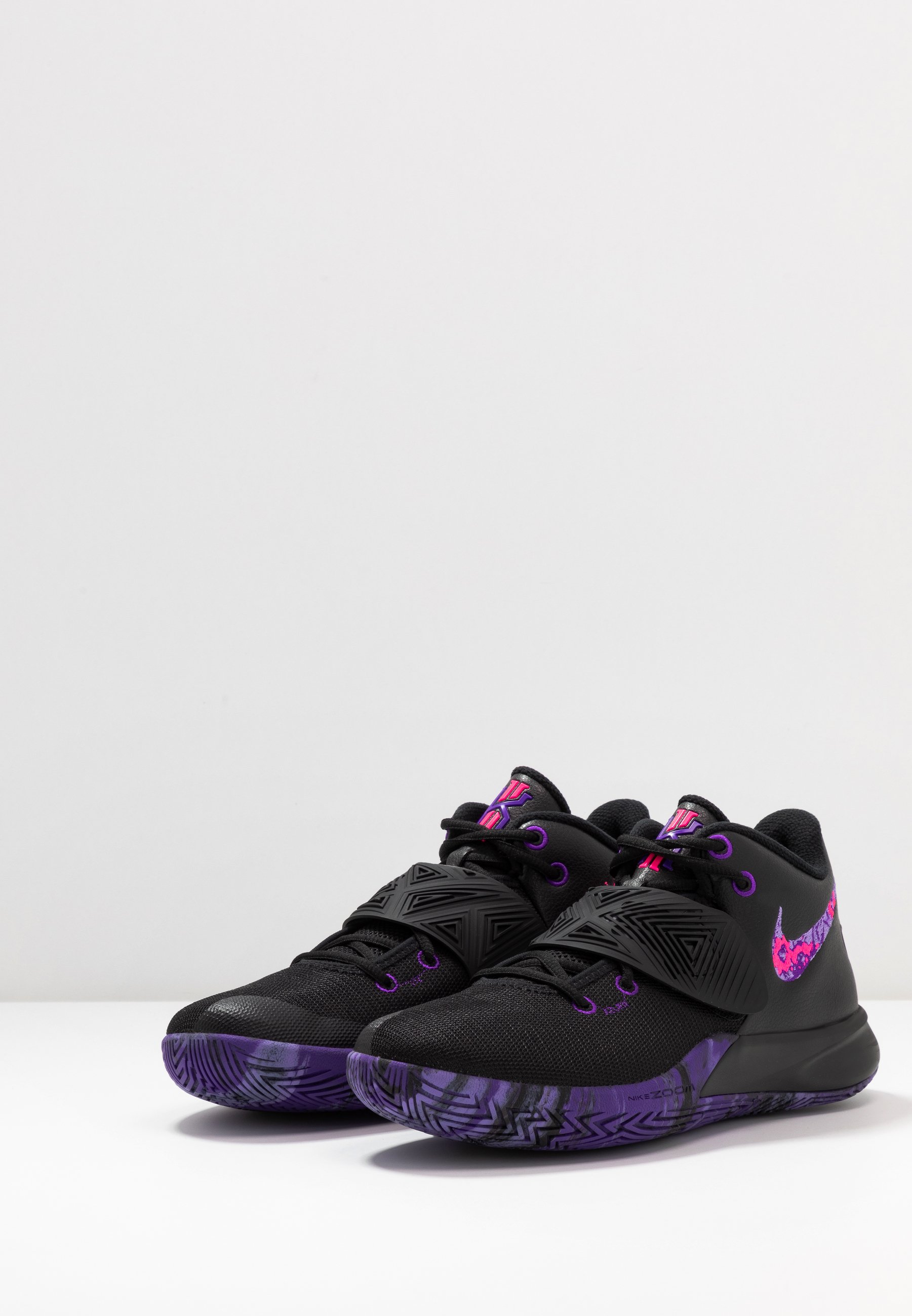 Nike Performance KYRIE FLYTRAP III Basketballsko black Nike Performance KYRIE FLYTRAP III Basketballsko black