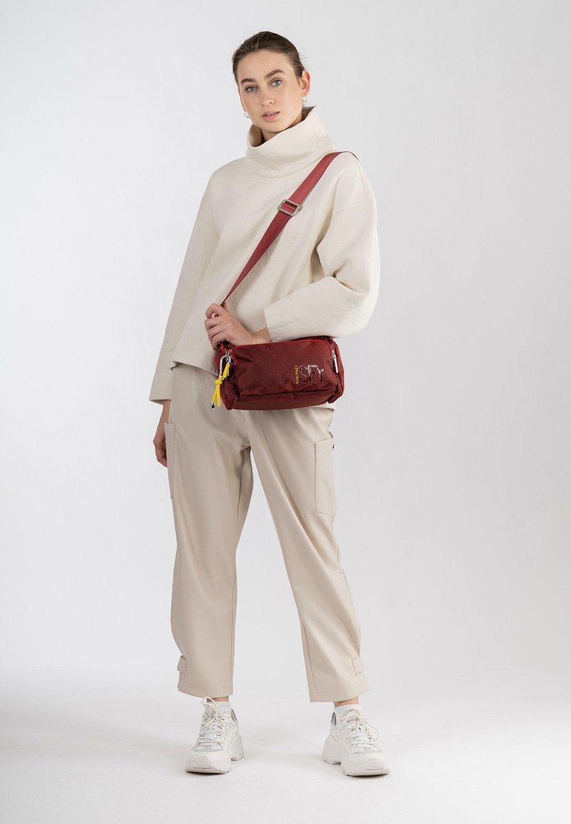 Damen Handtaschen | SURI FREY Umhängetasche red 600/rot - DY40108 Damen Handtaschen | SURI FREY Umhängetasche red 600/rot - DY40108