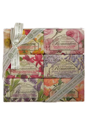 ROMANTICA - Soap bar - royal lily/florentine rose/gillyflower