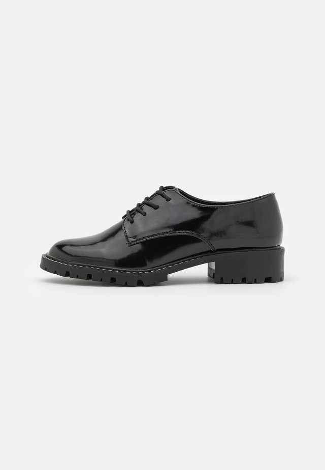 FIONA CHUNKY LACE UP - Derbies - black